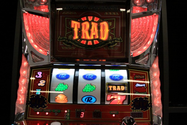 赤と黒の競演、最大416枚獲得のSBB搭載Aタイプ登場 - 特集｜DMMぱちタウン