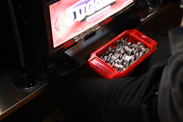 カチ盛りしている写真