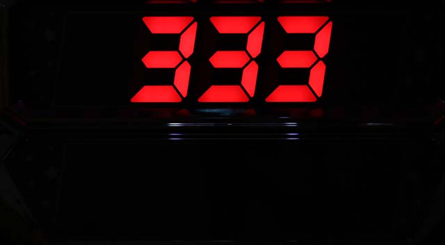 ビンゴネオクラシック天井