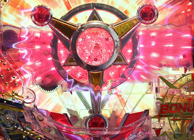 ぱちんこウルトラマンタロウ2・超注目演出・変身バッジギミック