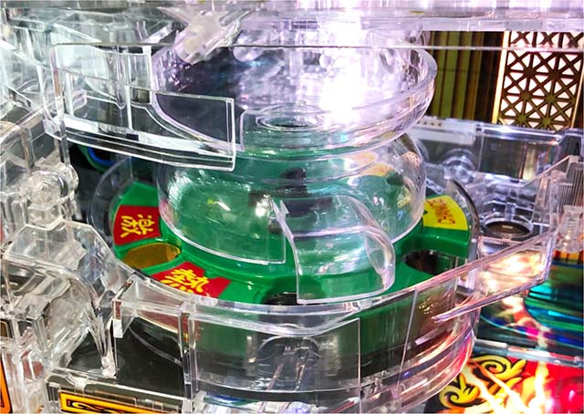 ぱちんこ・ミリオンゴッド-一撃-・役物・メデューサの砂時計（天国準備モード）