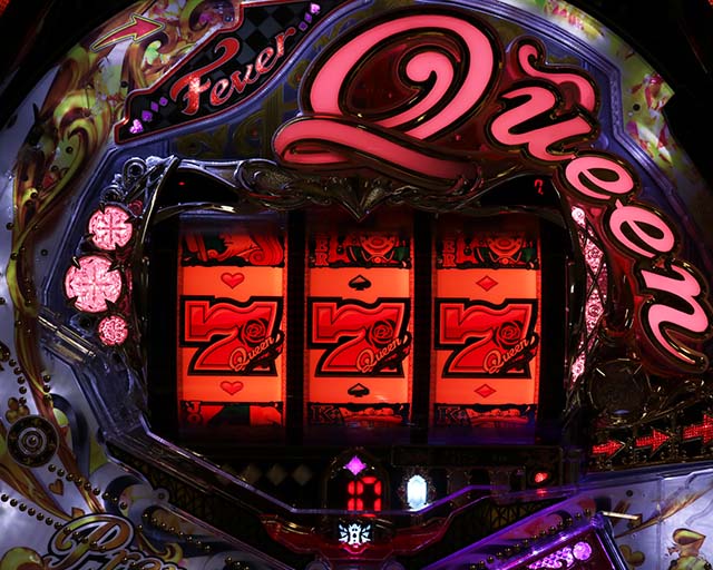 フィーバークィーンRUSH・クィーンRUSH(時短10回転)