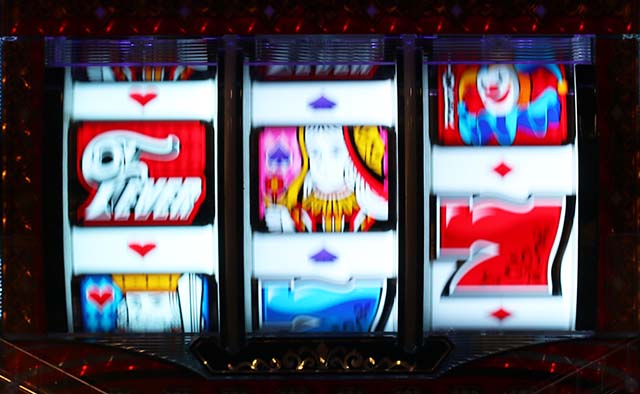 フィーバークィーンⅡ30th（クィーン2）・リーチ前予告