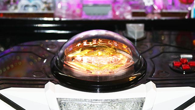 ぱちんこ・ジューシーハニー極嬢・リーチ前予告