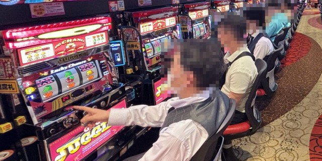 https://cdn.p-town.dmm.com/editor/__0_rakudan/__まん/楽園/5月/アメ横/0.png