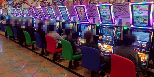 https://cdn.p-town.dmm.com/editor/__0_rakudan/__まん/_マスターズ玉越ほか/0328/0.png