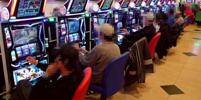 https://cdn.p-town.dmm.com/editor/__0_rakudan/__まん/_マスターズ玉越ほか/0404/0.png