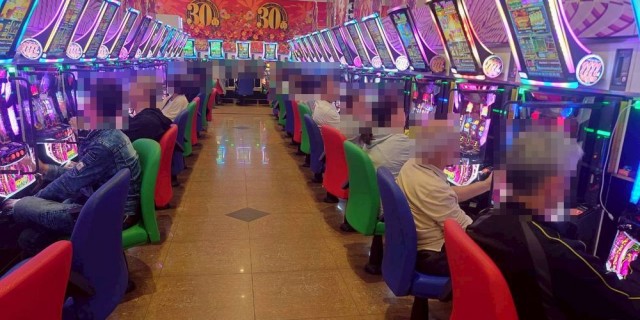 https://cdn.p-town.dmm.com/editor/__0_rakudan/__まん/_マスターズ玉越ほか/0509マスターズ/0.png