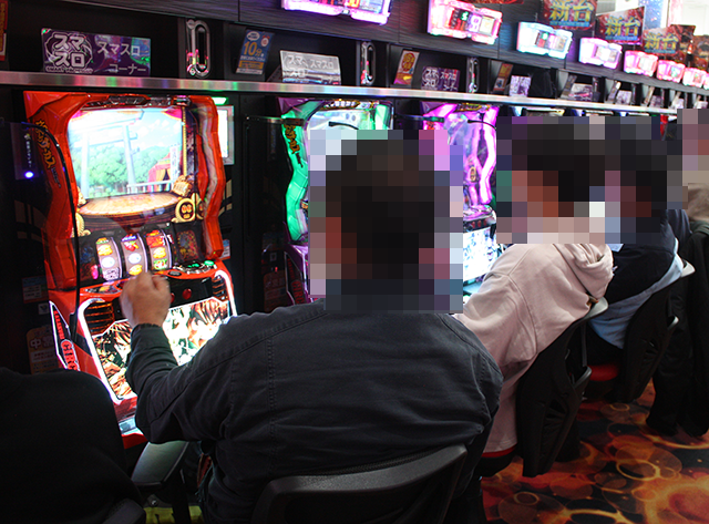 パチンコDVD１３枚セット 811637_n.jpg