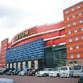 ZOOM本城店の外観画像