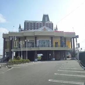 ファミリー三愛延岡店の外観画像