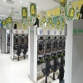 エンペラー御船店の外観画像