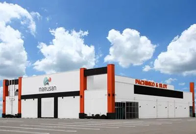 丸三浜田店の外観画像