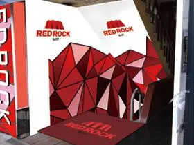 レッドロック学芸大学駅前店の外観画像