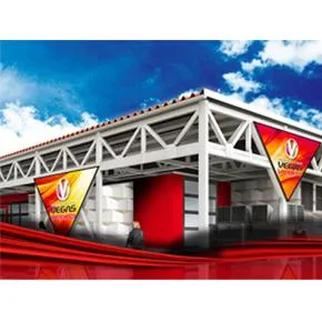 ベガスベガス鶴岡店の外観画像