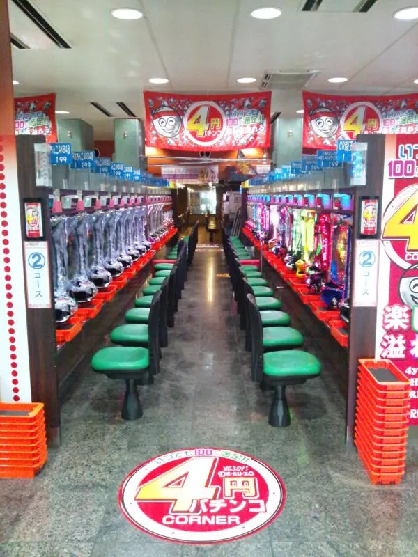 パチンコＤＥＲＵＺＯ新橋店の外観画像