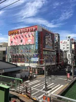 エスパス日拓新大久保駅前店（新宿区 新大久保駅）