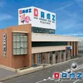DAMZ六日町店の外観画像