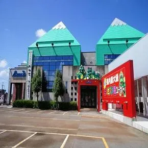 ダスラー津幡店の外観画像