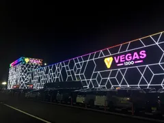 岐阜市最大級《ベガス1200岐阜六条店》誕生！ OPEN目前の会員募集は吹雪の中でもファン大集結！！