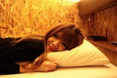 大宮に新感覚大型カプセルホテル「eeGee STAY」がオープン！進化するカプセルホテルを体験！