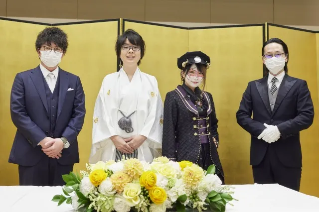 寺井一択と兎味ペロリナとジロウとシーサ。