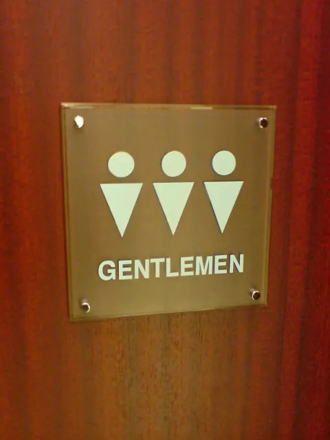 トイレこちら２