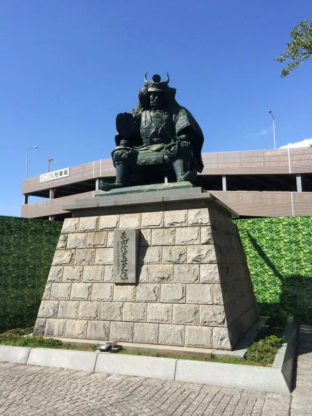 甲府駅前３