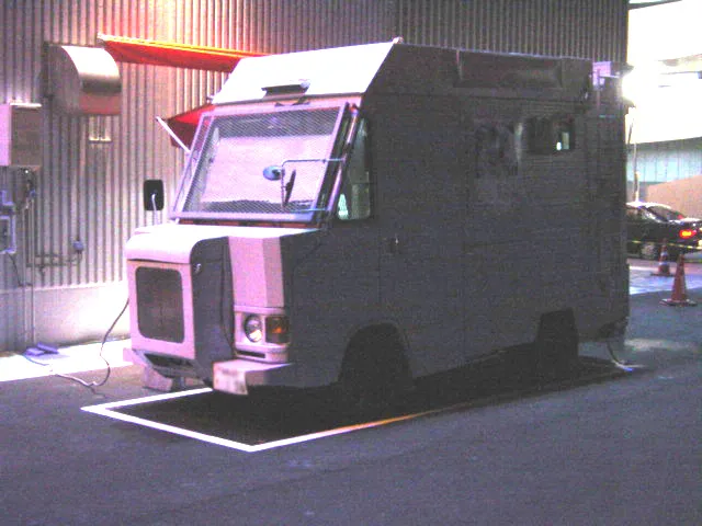 200304装甲車換金所