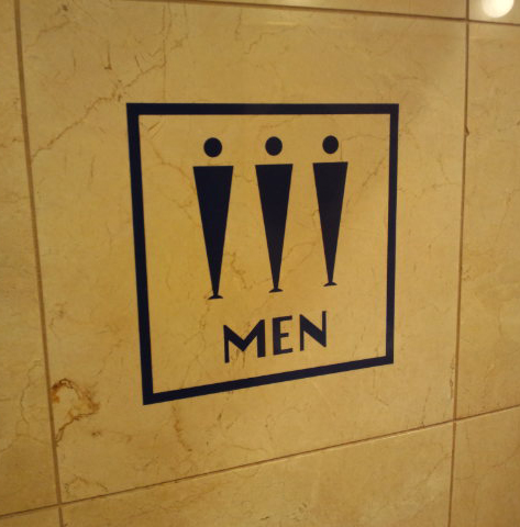 トイレこちら４