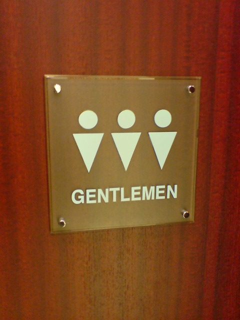 トイレこちら２